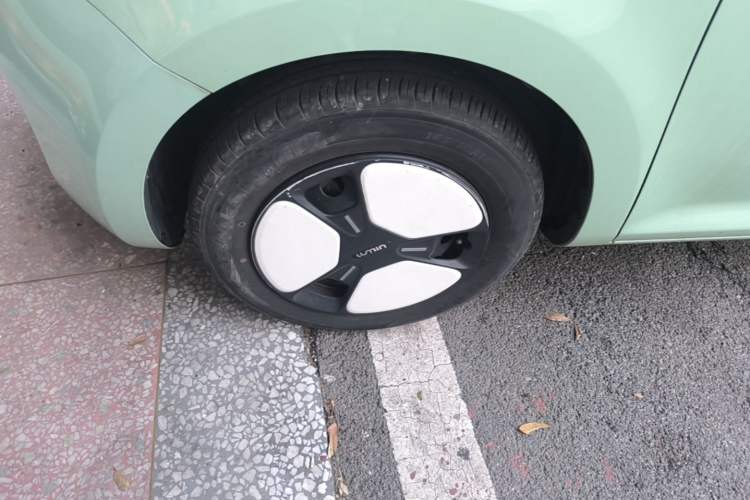Used CHANGAN NEVO Lumin 2022 210km Sweet Edition Left Front Wheel Hub
