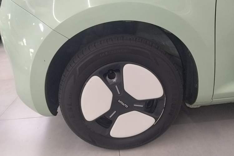 Used CHANGAN NEVO Lumin 2022 210km Sweet Edition Left Front Wheel Hub