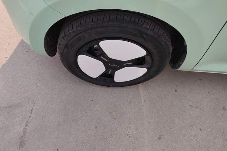 Used CHANGAN NEVO Lumin 2022 210km Sweet Edition Left Front Wheel Hub