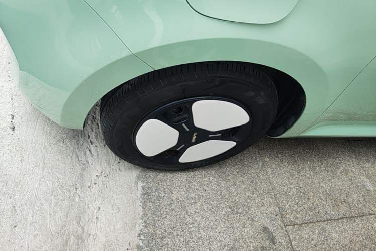 Used CHANGAN NEVO Lumin 2022 210km Sweet Edition Left Front Wheel Hub