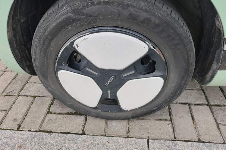 Used CHANGAN NEVO Lumin 2022 155 km – Refreshingly Sweet Edition Left Front Wheel Hub