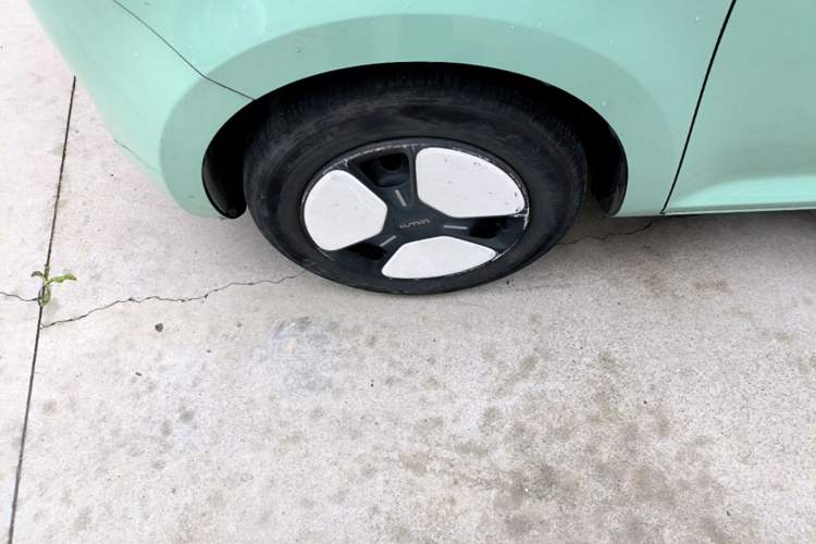Used CHANGAN NEVO Lumin 2022 210km Sweet Edition Left Front Wheel Hub