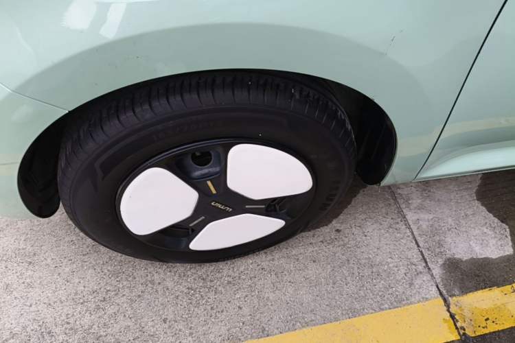 Used CHANGAN NEVO Lumin 2022 210km Sweet Edition Left Front Wheel Hub