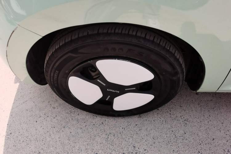 Used CHANGAN NEVO Lumin 2022 210km Sweet Edition Left Front Wheel Hub