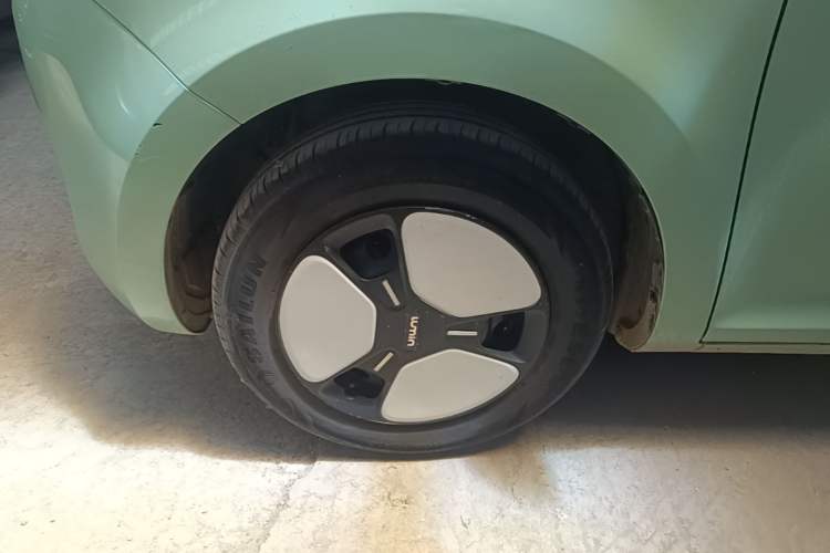 Used CHANGAN NEVO Lumin 2022 155 km – Refreshingly Sweet Edition Left Front Wheel Hub