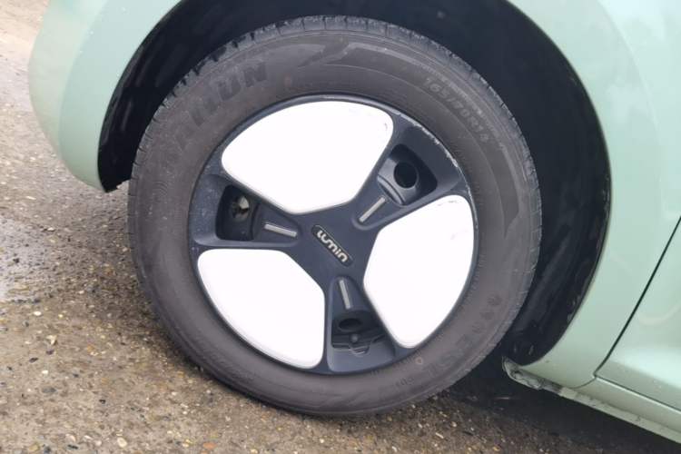 Used CHANGAN NEVO Lumin 2022 155 km – Refreshingly Sweet Edition Left Front Wheel Hub