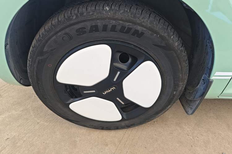 Used CHANGAN NEVO Lumin 2022 210km Sweet Edition Left Front Wheel Hub