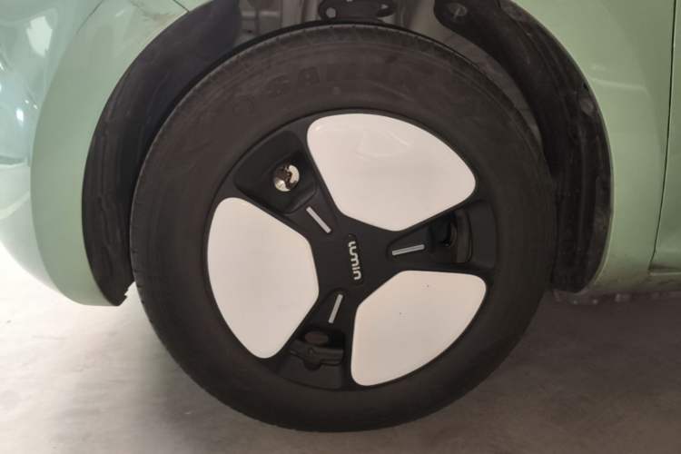 Used CHANGAN NEVO Lumin 2022 210km Sweet Edition Left Front Wheel Hub