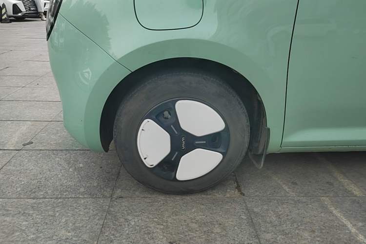 Used CHANGAN NEVO Lumin 2022 210km Sweet Edition Left Front Wheel Hub