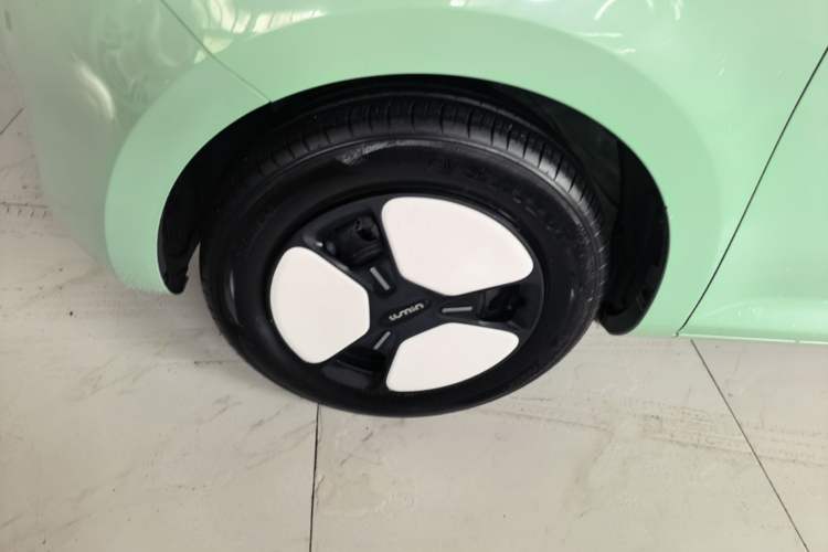Used CHANGAN NEVO Lumin 2022 210km Sweet Edition Left Front Wheel Hub