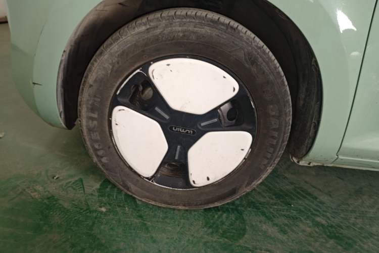 Used CHANGAN NEVO Lumin 2022 155 km – Refreshingly Sweet Edition Left Front Wheel Hub