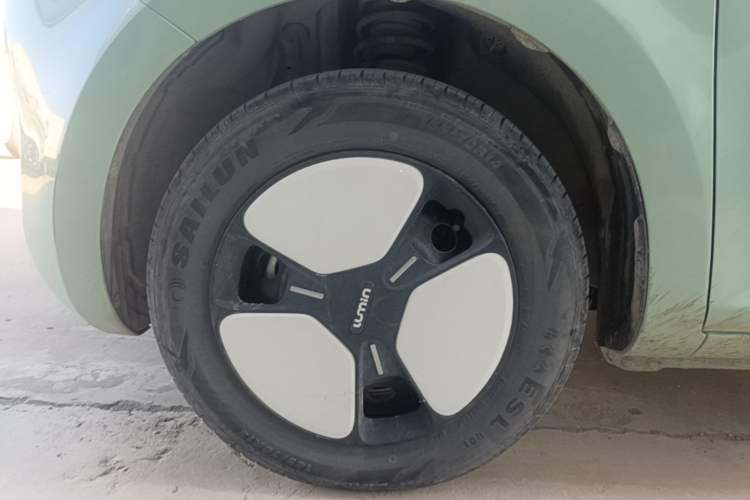 Used CHANGAN NEVO Lumin 2022 155 km – Refreshingly Sweet Edition Left Front Wheel Hub