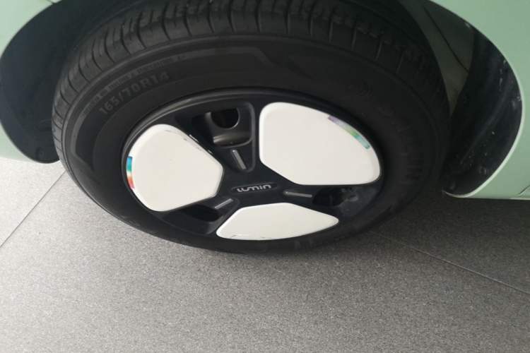 Used CHANGAN NEVO Lumin 2022 210km Sweet Edition Left Front Wheel Hub