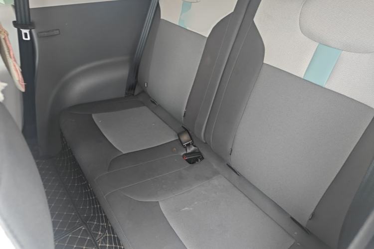 Used CHANGAN NEVO Lumin 2022 155 km – Refreshingly Sweet Edition Left Rear Seat
