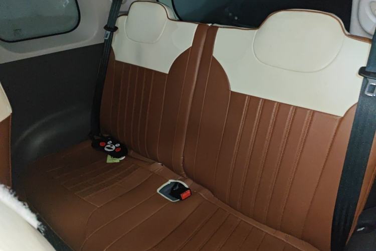 Used CHANGAN NEVO Lumin 2022 155 km – Refreshingly Sweet Edition Left Rear Seat