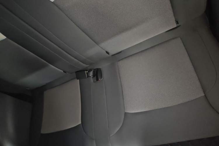 Used CHANGAN NEVO Lumin 2022 155 km – Refreshingly Sweet Edition Left Rear Seat
