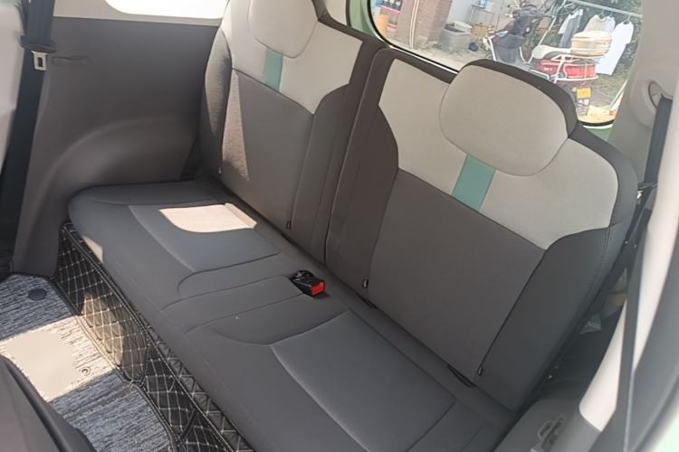 Used CHANGAN NEVO Lumin 2022 155 km – Refreshingly Sweet Edition Left Rear Seat
