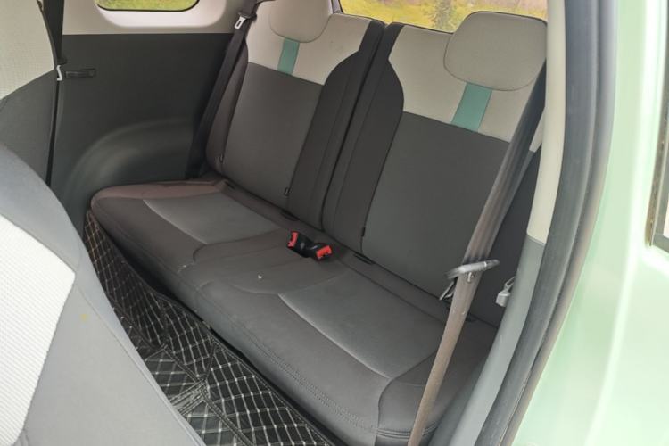 Used CHANGAN NEVO Lumin 2022 155 km – Refreshingly Sweet Edition Left Rear Seat
