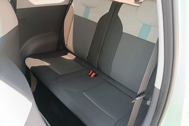 Used CHANGAN NEVO Lumin 2022 155 km – Refreshingly Sweet Edition Left Rear Seat
