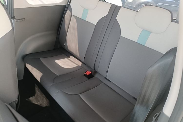 Used CHANGAN NEVO Lumin 2022 155 km – Refreshingly Sweet Edition Left Rear Seat