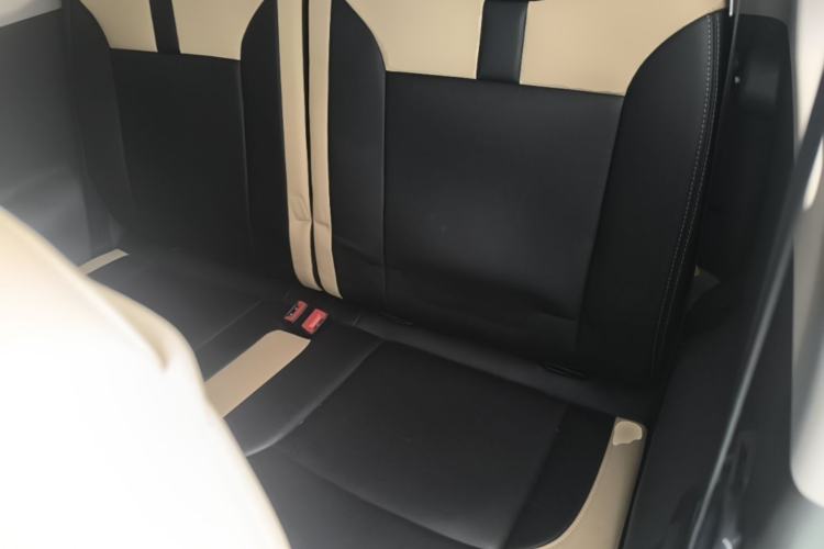 Used CHANGAN NEVO Lumin 2022 155 km – Refreshingly Sweet Edition Left Rear Seat