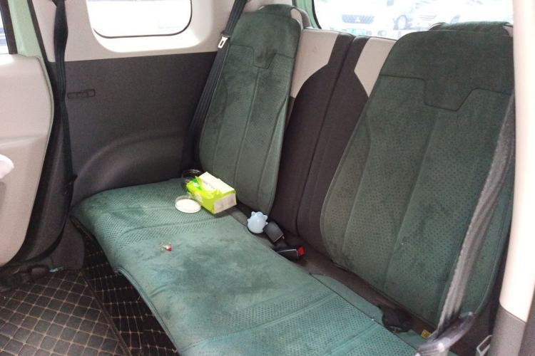 Used CHANGAN NEVO Lumin 2022 155 km – Refreshingly Sweet Edition Left Rear Seat