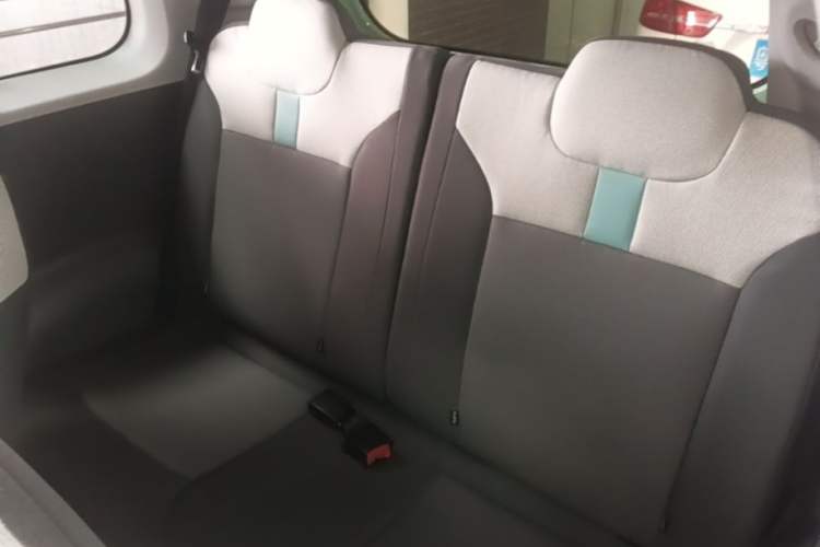 Used CHANGAN NEVO Lumin 2022 155 km – Refreshingly Sweet Edition Left Rear Seat
