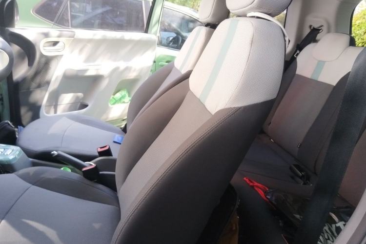 Used CHANGAN NEVO Lumin 2022 155 km – Refreshingly Sweet Edition Left Rear Seat