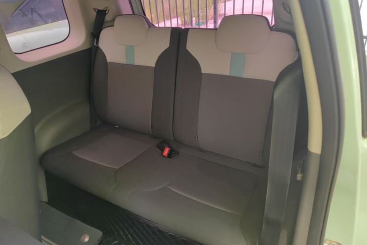 Used CHANGAN NEVO Lumin 2022 155 km – Refreshingly Sweet Edition Left Rear Seat