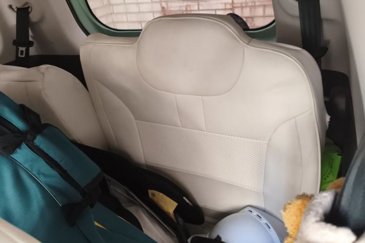 Used CHANGAN NEVO Lumin 2022 155 km – Refreshingly Sweet Edition Left Rear Seat