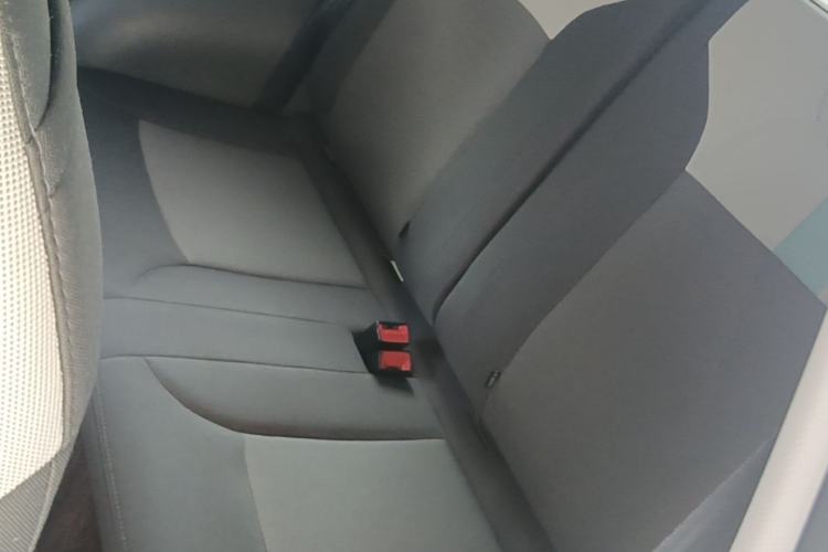 Used CHANGAN NEVO Lumin 2022 155 km – Refreshingly Sweet Edition Left Rear Seat