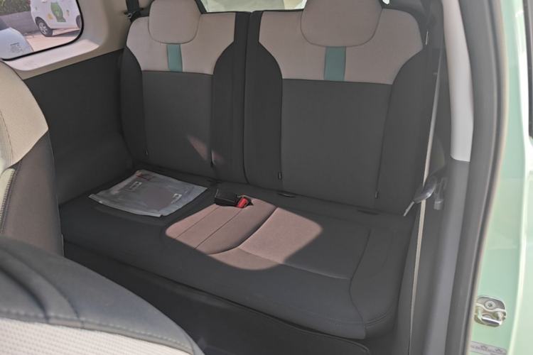 Used CHANGAN NEVO Lumin 2022 155 km – Refreshingly Sweet Edition Left Rear Seat