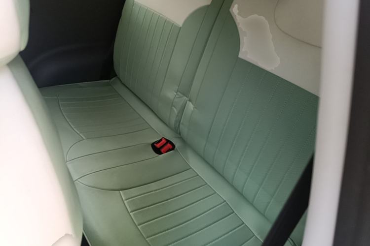 Used CHANGAN NEVO Lumin 2022 155 km – Refreshingly Sweet Edition Left Rear Seat