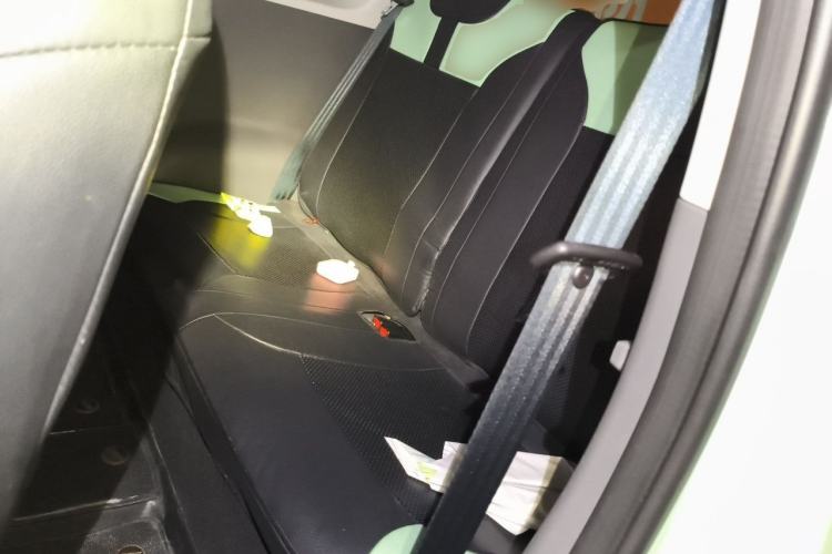 Used CHANGAN NEVO Lumin 2022 155 km – Refreshingly Sweet Edition Left Rear Seat