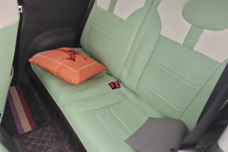Used CHANGAN NEVO Lumin 2022 155 km – Refreshingly Sweet Edition Left Rear Seat