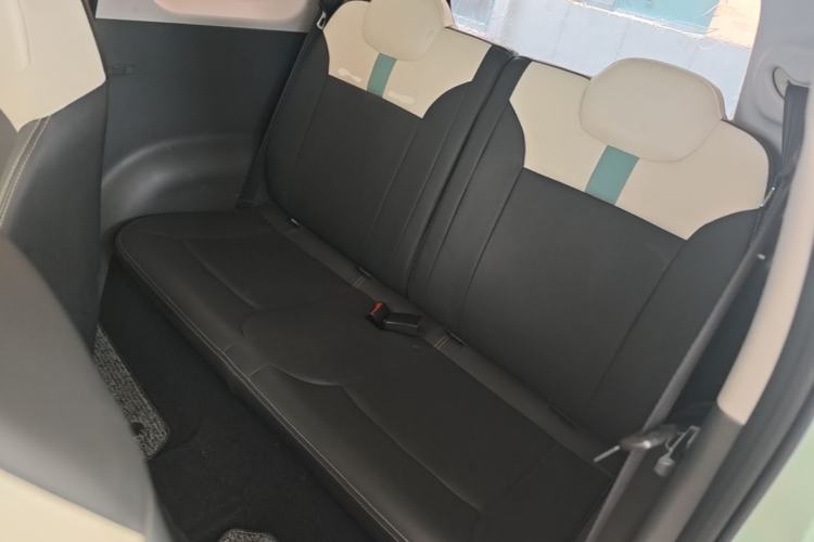 Used CHANGAN NEVO Lumin 2022 155 km – Refreshingly Sweet Edition Left Rear Seat