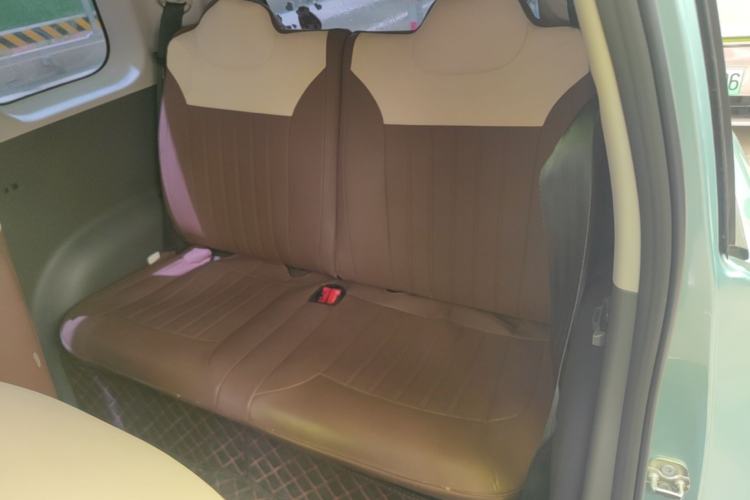 Used CHANGAN NEVO Lumin 2022 155 km – Refreshingly Sweet Edition Left Rear Seat