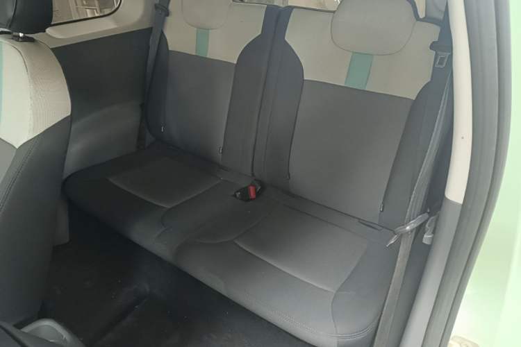 Used CHANGAN NEVO Lumin 2022 155 km – Refreshingly Sweet Edition Left Rear Seat