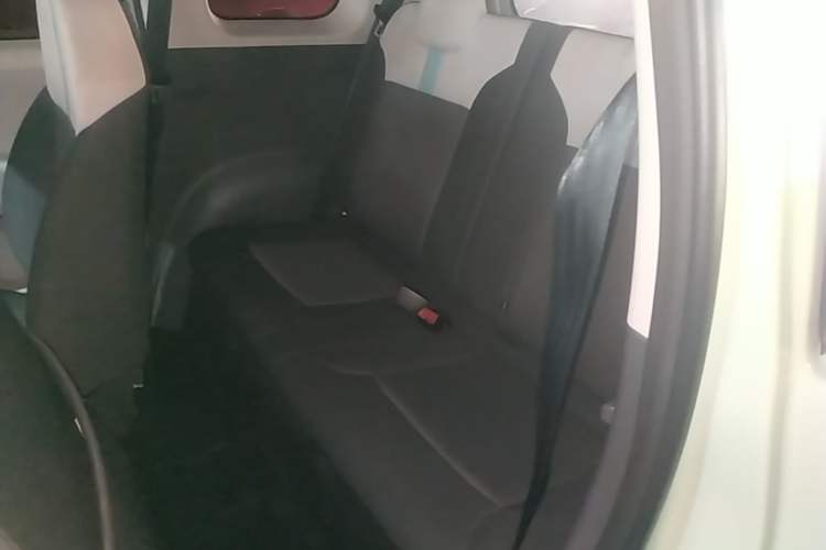 Used CHANGAN NEVO Lumin 2022 155 km – Refreshingly Sweet Edition Left Rear Seat