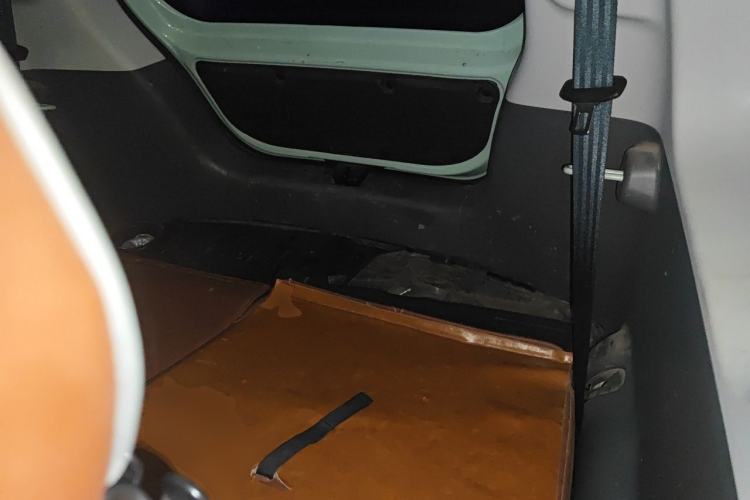 Used CHANGAN NEVO Lumin 2022 155 km – Refreshingly Sweet Edition Left Rear Seat