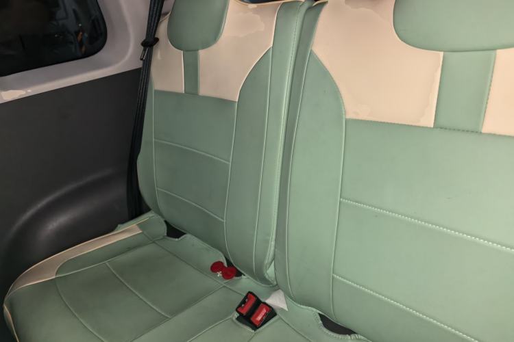 Used CHANGAN NEVO Lumin 2022 155 km – Refreshingly Sweet Edition Left Rear Seat