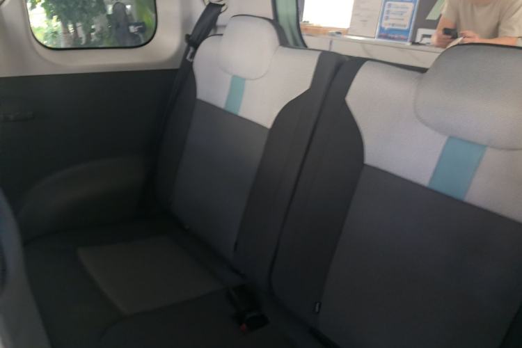 Used CHANGAN NEVO Lumin 2022 155 km – Refreshingly Sweet Edition Left Rear Seat
