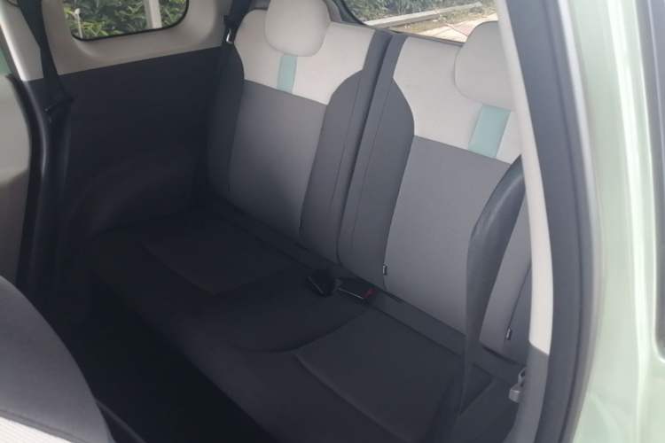 Used CHANGAN NEVO Lumin 2022 155 km – Refreshingly Sweet Edition Left Rear Seat