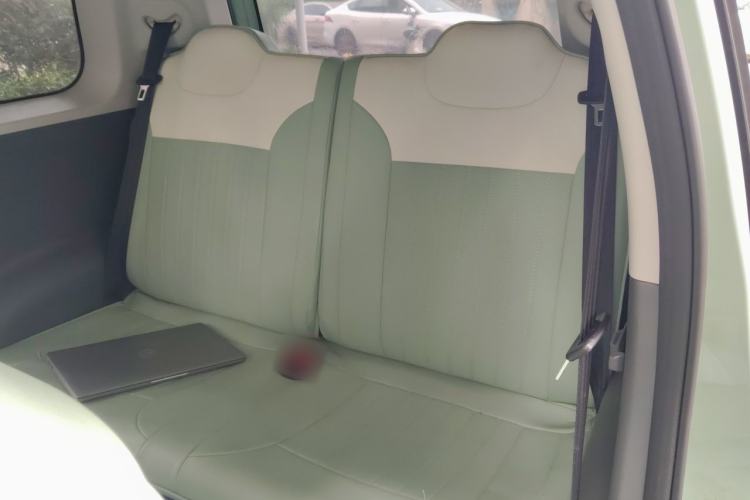 Used CHANGAN NEVO Lumin 2022 155 km – Refreshingly Sweet Edition Left Rear Seat