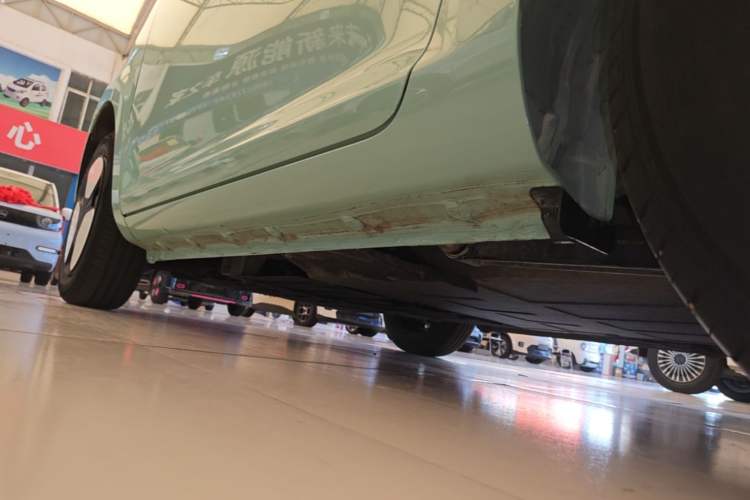Used CHANGAN NEVO Lumin 2022 155 km – Refreshingly Sweet Edition Left Side Sill