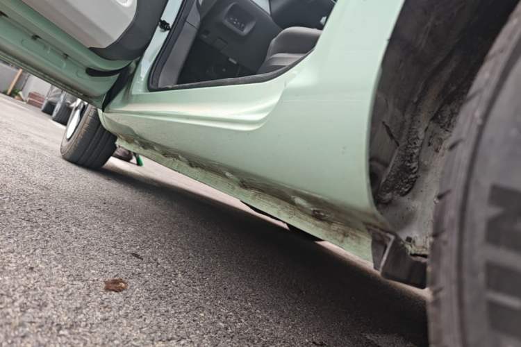 Used CHANGAN NEVO Lumin 2022 155 km – Refreshingly Sweet Edition Left Side Sill