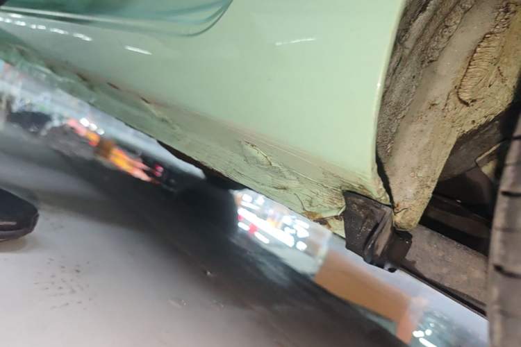 Used CHANGAN NEVO Lumin 2022 155 km – Refreshingly Sweet Edition Left Side Sill