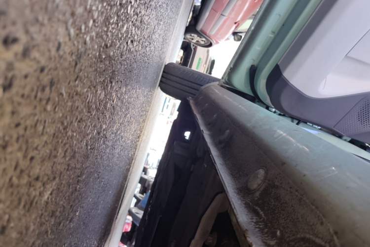 Used CHANGAN NEVO Lumin 2022 210km Sweet Edition Left Side Sill