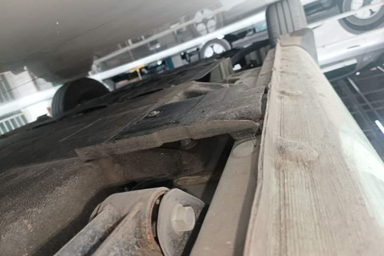Used CHANGAN NEVO Lumin 2022 155 km – Refreshingly Sweet Edition Left Side Sill
