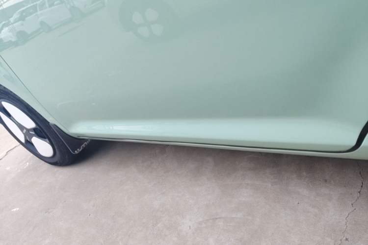 Used CHANGAN NEVO Lumin 2022 155 km – Refreshingly Sweet Edition Left Side Sill